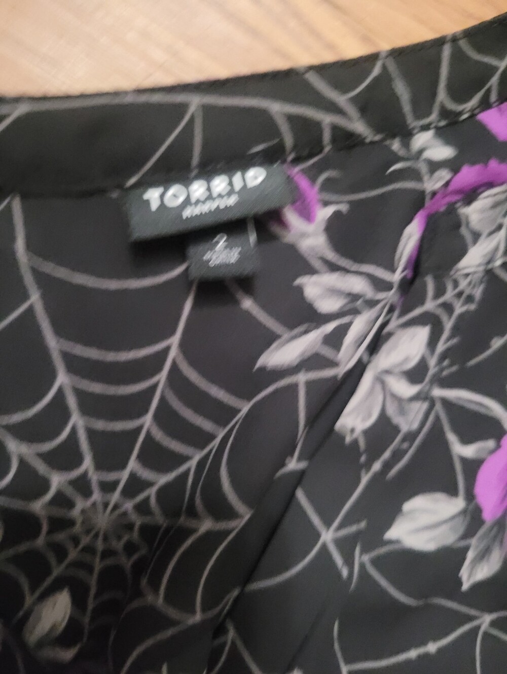 Torrid spiderweb rose Hadley top 2 goth witchy - Picture 2 of 3